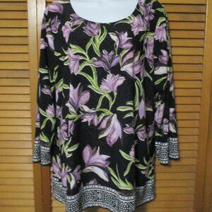 JM Collection top black, purples, floral print, wash & wear, stretch size XL